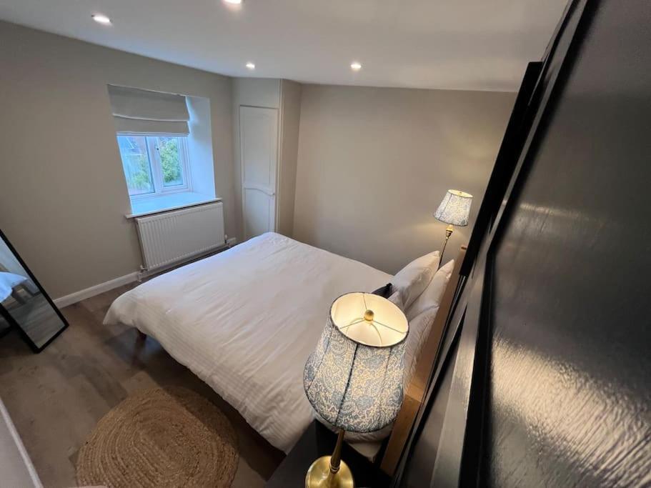Quaint Cotswold Cottage チッピング・ノートン エクステリア 写真