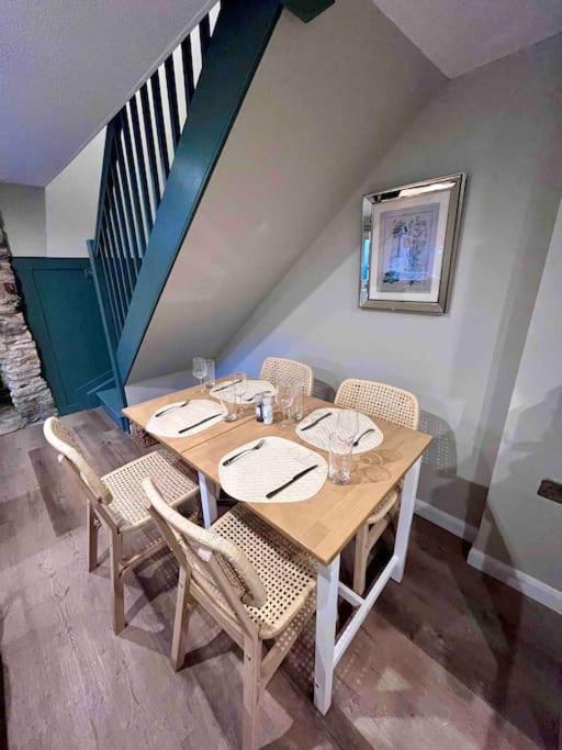 Quaint Cotswold Cottage チッピング・ノートン エクステリア 写真